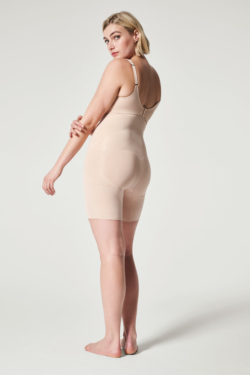 OnCore Sculpting High-Waisted Mid-Thigh Short