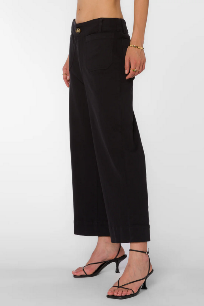 Alyx Cropped Black Pants