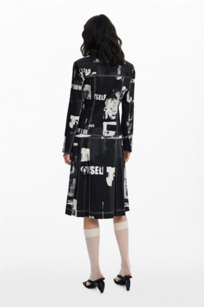 Newspaper Zipper Blazer