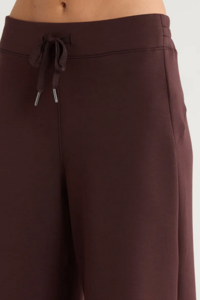 SPANX AirEssentials® Wide Leg Track Pant