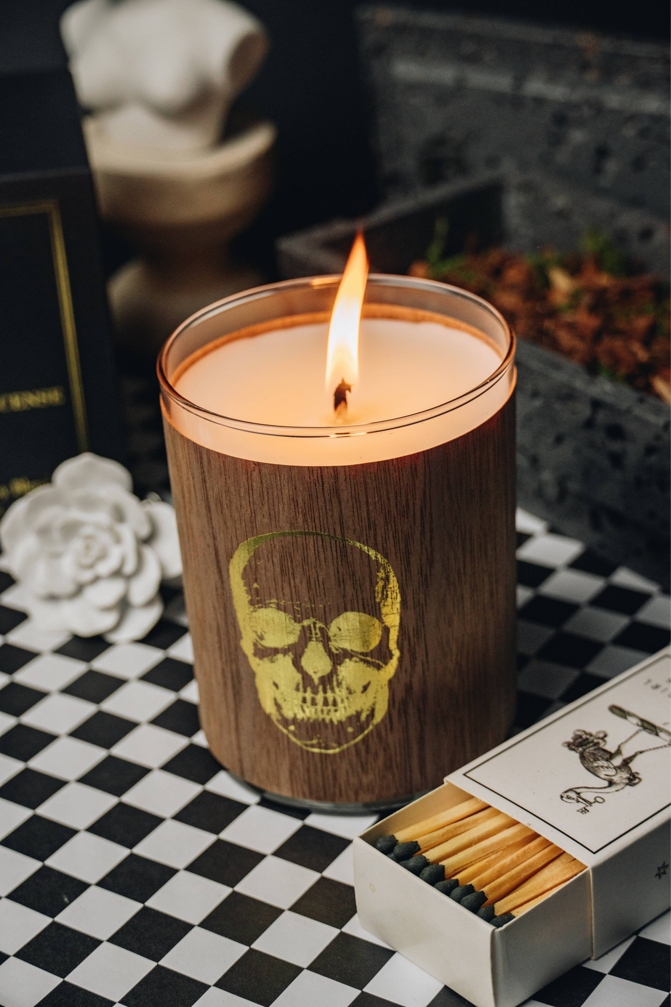 No. 17 Gold Skull Frankincense Candle