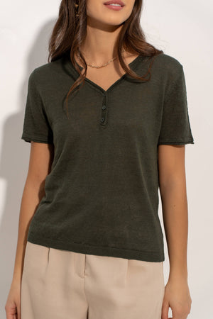 Tunisian collar T-shirt in knitted linen fabric